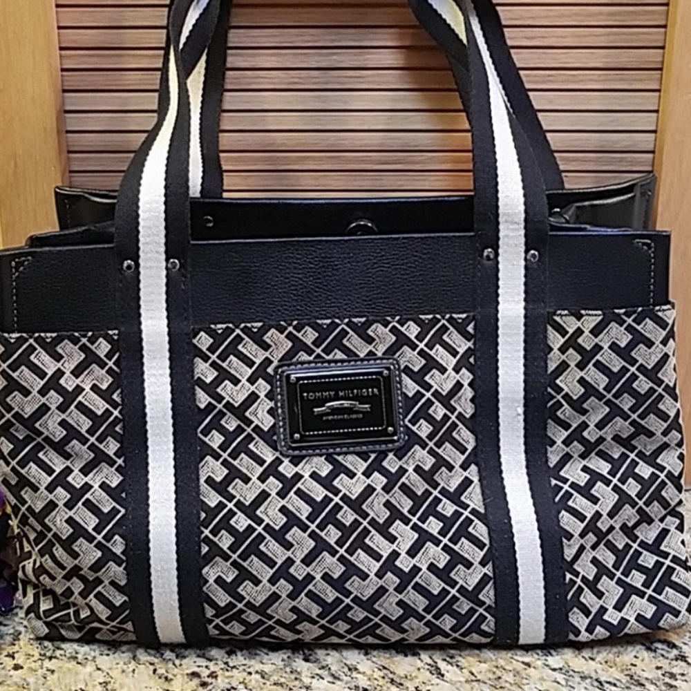 Tommy Hilfiger purse